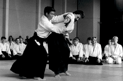 Aikido Gokyo Technik mit Moriteru Ueshiba, Stockholm 1989. Foto: Cattis Åsander.