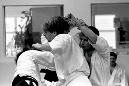 Aikido gegen mehrere Angreifer mit Stefan Stenudd, Malmö c. 1994. Foto: Ulf Lundquist.