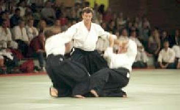 Aikido-Technik Kokyo-Ho mit zwei Angreifern mit Jan Nevelius, Stockholm 2001. Foto:Magnus Hartmann.
