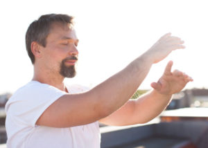 Qigong Atmung Meditation Lächeln in Bewegung