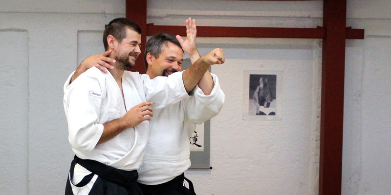 Alexander und Konstantin mit Irimi Nage gegen Tsuki Angriff beim Aikido Seminar in München mit Konstantin Rekk Sensei aus Berlin