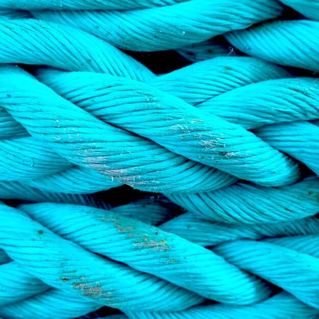 Wasserelement symbolisch: spiralig verwirbelte blaue Seile